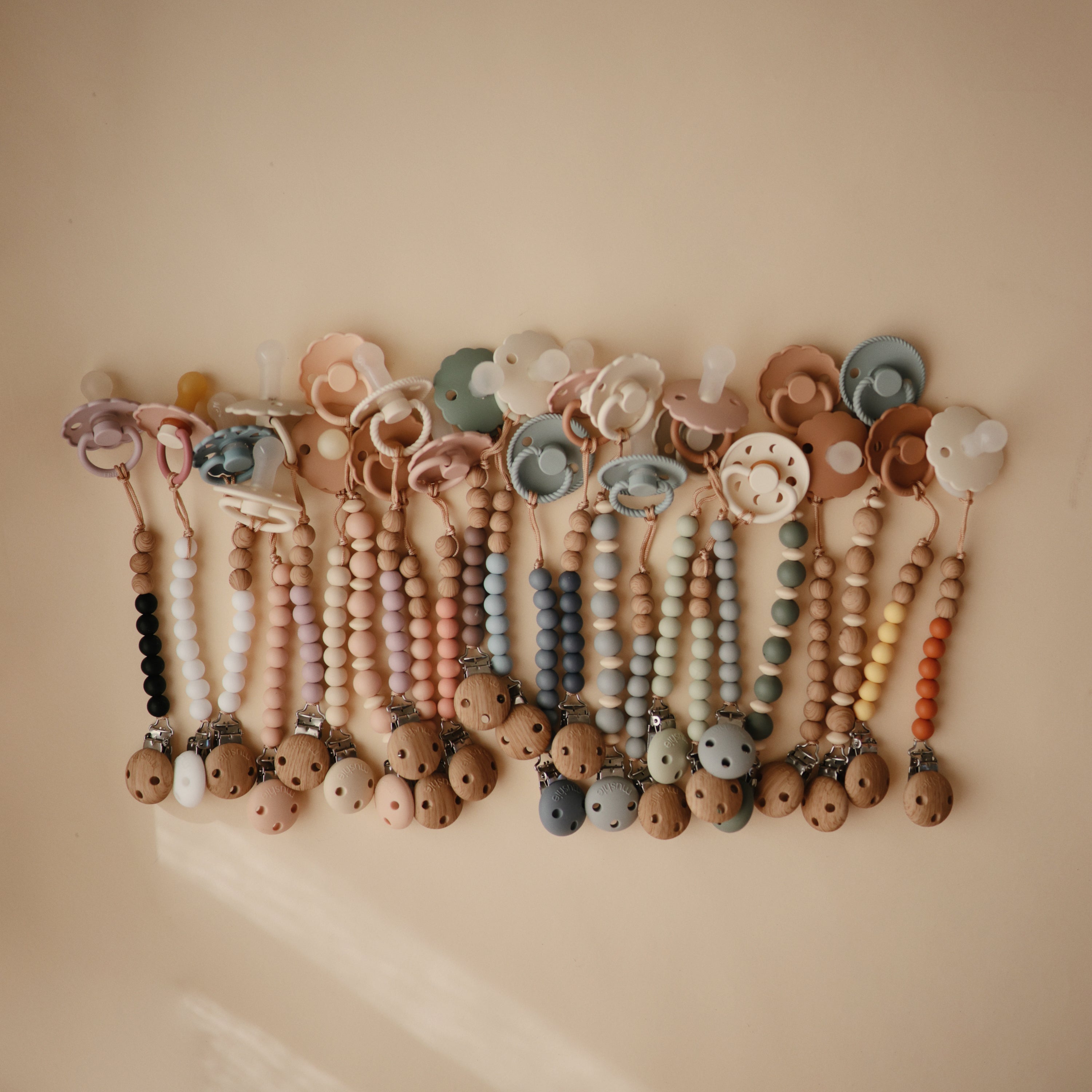 Image of Silicone Pacifier Clip | Luna